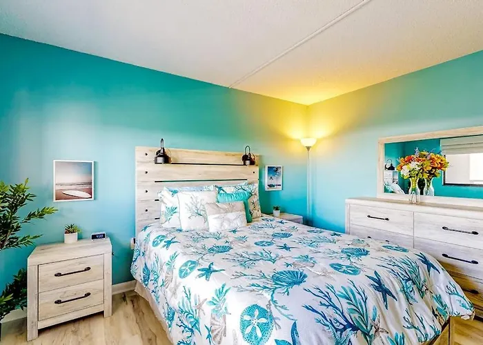 Captivating Beachfront With Balcony Views Pools Gym & Tennis Court