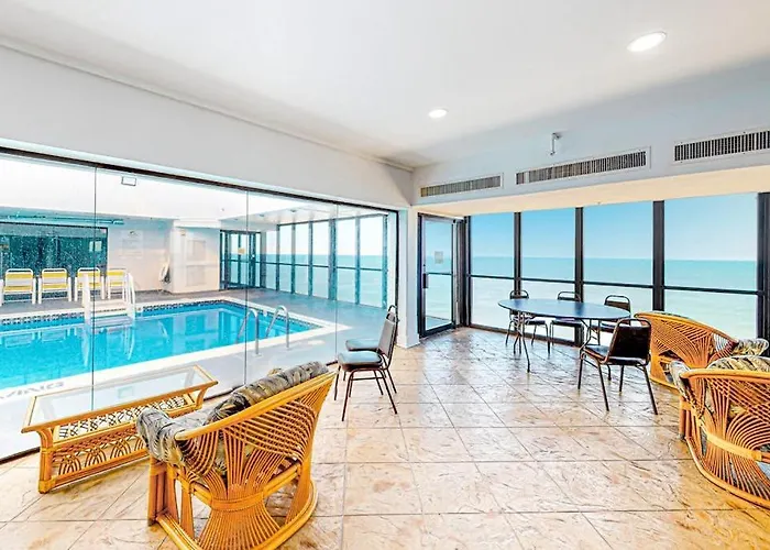Holiday home Captivating Beachfront With Balcony Views Pools Gym & Tennis Court