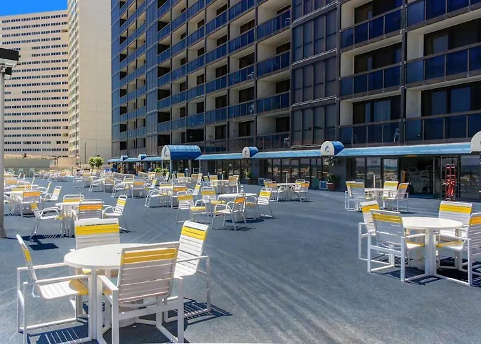 Captivating Beachfront With Balcony Views Pools Gym & Tennis Court Holiday home Ocean City